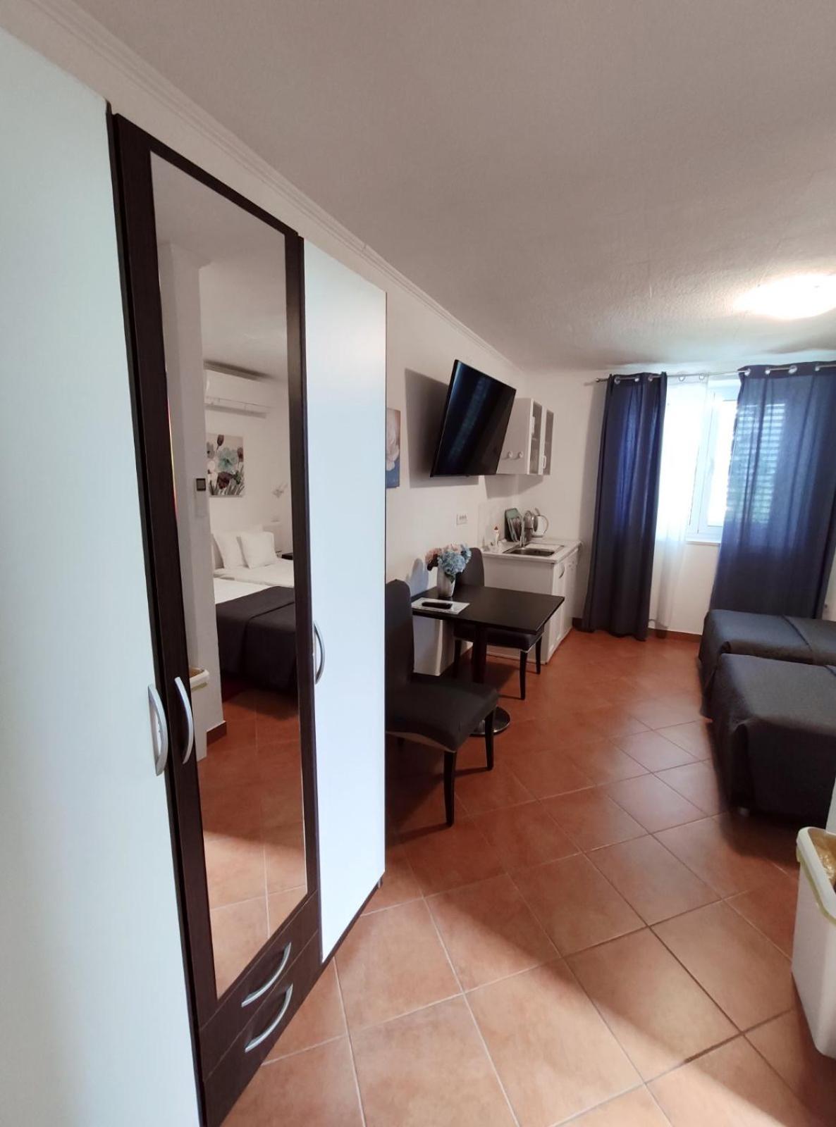 Viola Rooms Груда Экстерьер фото